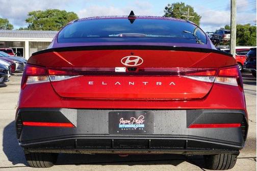 2026 Hyundai ELANTRA Sport