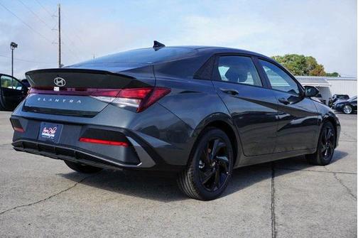 2026 Hyundai ELANTRA Sport