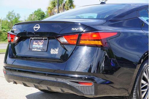 Super Black Clearcoat 2024 Nissan Altima 2.5 SV