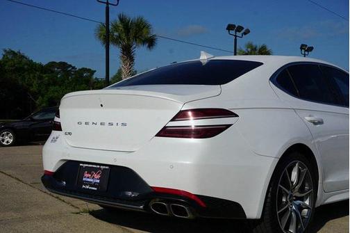2022 Genesis G70 2.0T