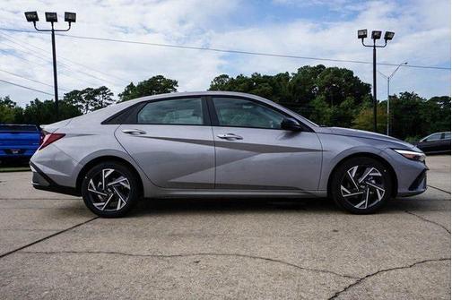 2025 Hyundai ELANTRA Sport