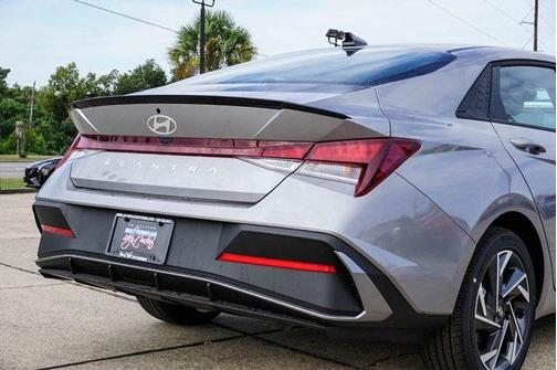 2025 Hyundai ELANTRA Sport