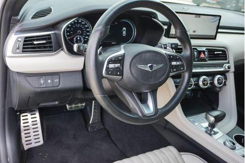 2023 Genesis G70 2.0T