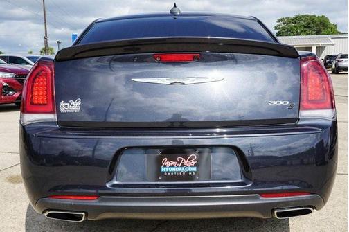 2019 Chrysler 300 S