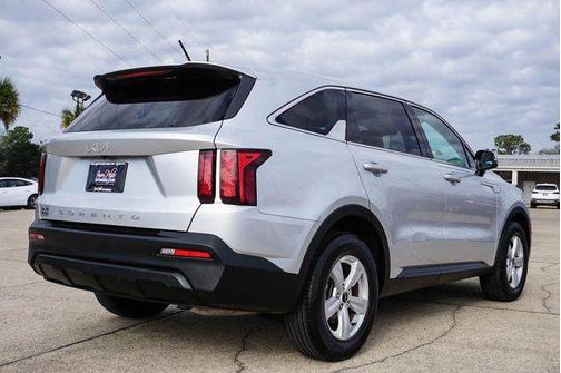 2022 Kia Sorento LX
