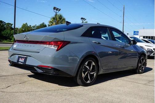 2023 Hyundai ELANTRA Limited