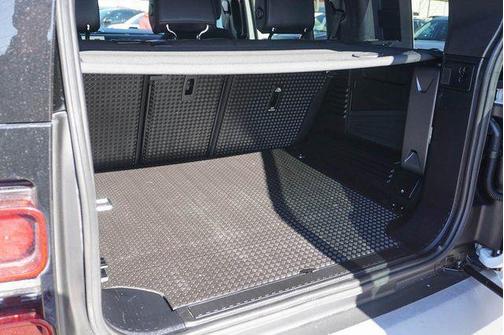 2025 Land Rover Defender S