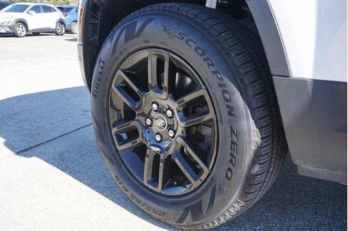 2025 Land Rover Defender S