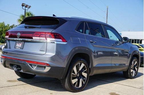 2024 Volkswagen Atlas Cross Sport 2.0T SE w/Technology 4MOTION