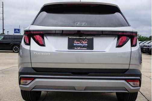 Shimmering Silver 2026 Hyundai TUCSON SEL Plus