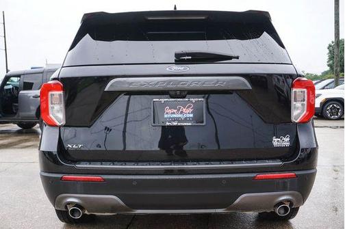 Black Metallic 2022 Ford Explorer XLT