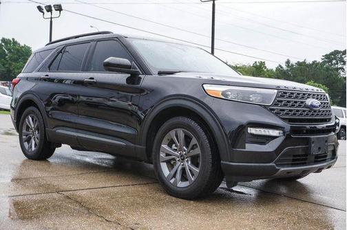 Black Metallic 2022 Ford Explorer XLT