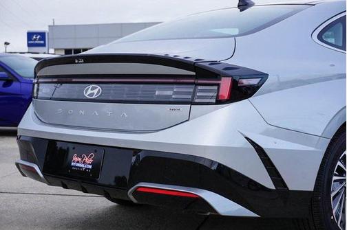 2026 Hyundai SONATA Hybrid SE