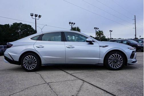 2026 Hyundai SONATA Hybrid SE