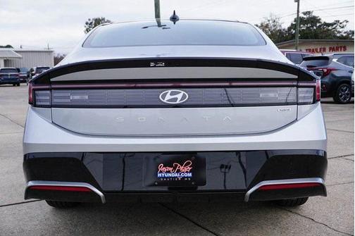 2026 Hyundai SONATA Hybrid SE