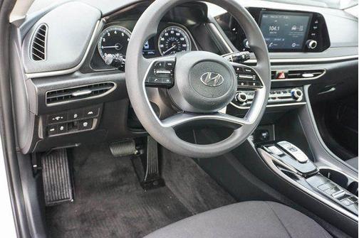 2023 Hyundai SONATA SE