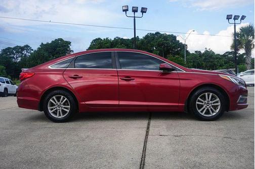 Venetian Red Metallic 2015 Hyundai SONATA SE