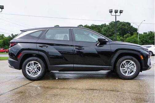 Phantom Black 2026 Hyundai TUCSON SE