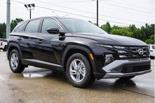 Phantom Black 2026 Hyundai TUCSON SE