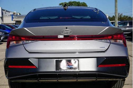 2025 Hyundai ELANTRA HEV Limited