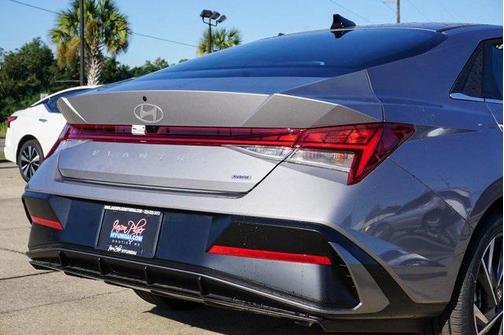 2025 Hyundai ELANTRA HEV Limited