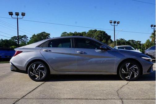 2025 Hyundai ELANTRA HEV Limited