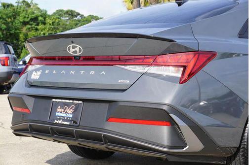 Ecotronic Gray Pearl 2025 Hyundai ELANTRA HEV SEL Sport