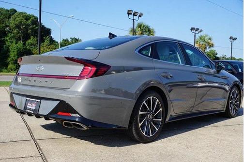 2021 Hyundai SONATA Limited