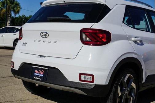 2024 Hyundai VENUE SEL