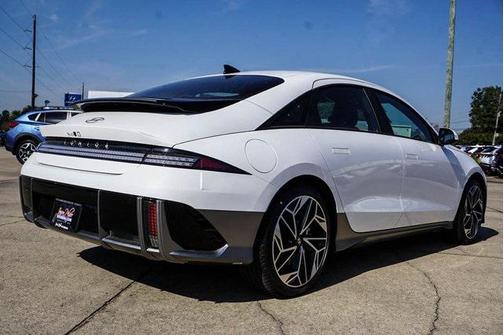 2025 Hyundai IONIQ 6 SEL