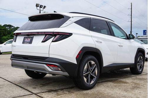 Serenity White Pearl 2026 Hyundai TUCSON SEL Premium