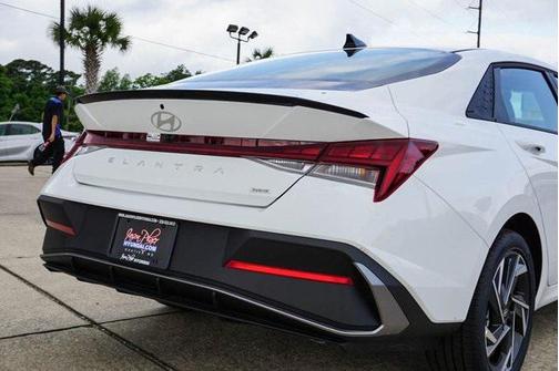 2025 Hyundai ELANTRA Sport