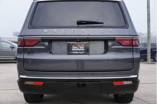 2023 Jeep Wagoneer Base