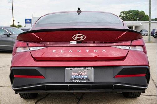 2025 Hyundai ELANTRA Sport