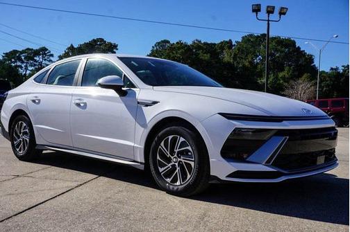 2026 Hyundai SONATA Hybrid Base