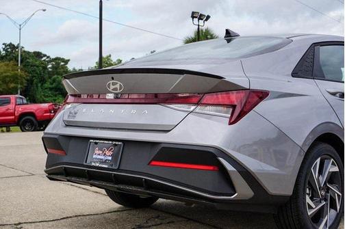 2025 Hyundai ELANTRA Sport