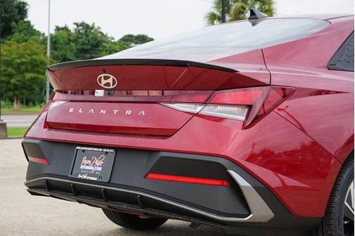 2025 Hyundai ELANTRA Sport