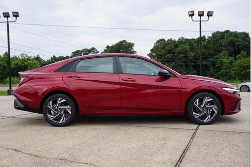2025 Hyundai ELANTRA Sport