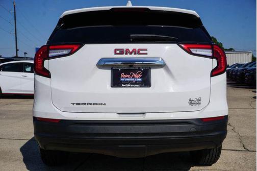 Summit White 2024 GMC Terrain SLE