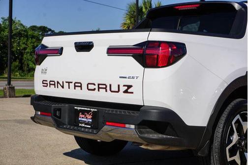 Atlas White 2024 Hyundai SANTA CRUZ Limited