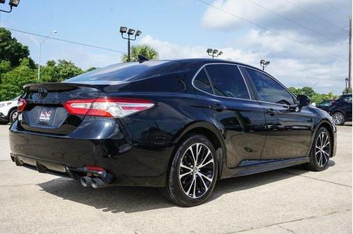 2020 Toyota Camry SE
