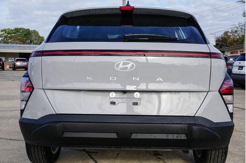 2026 Hyundai KONA SE