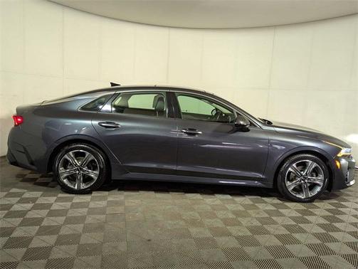 2022 Kia K5 EX