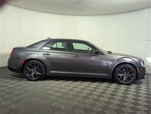2020 Chrysler 300 Touring