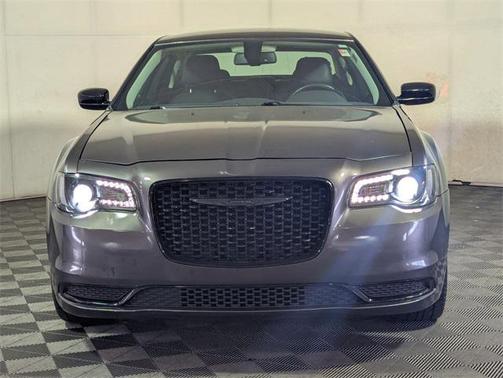 2020 Chrysler 300 Touring