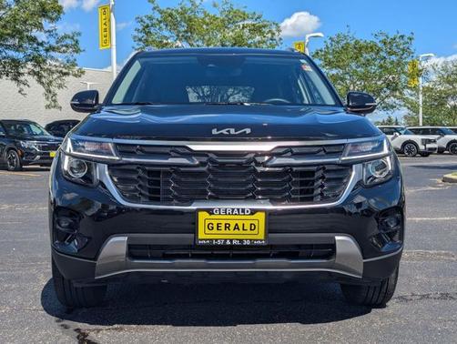 Black 2026 Kia Seltos S