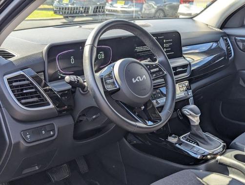 Black 2026 Kia Seltos S