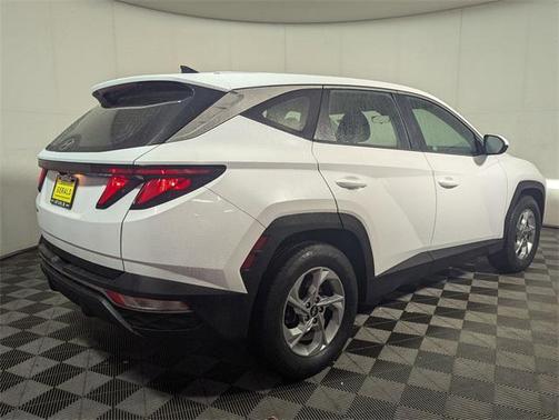 2022 Hyundai TUCSON SE