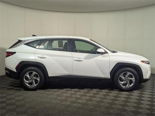 2022 Hyundai TUCSON SE