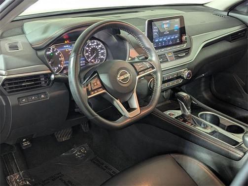 2023 Nissan Altima SR FWD